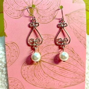 Silver wire and pearl earrings